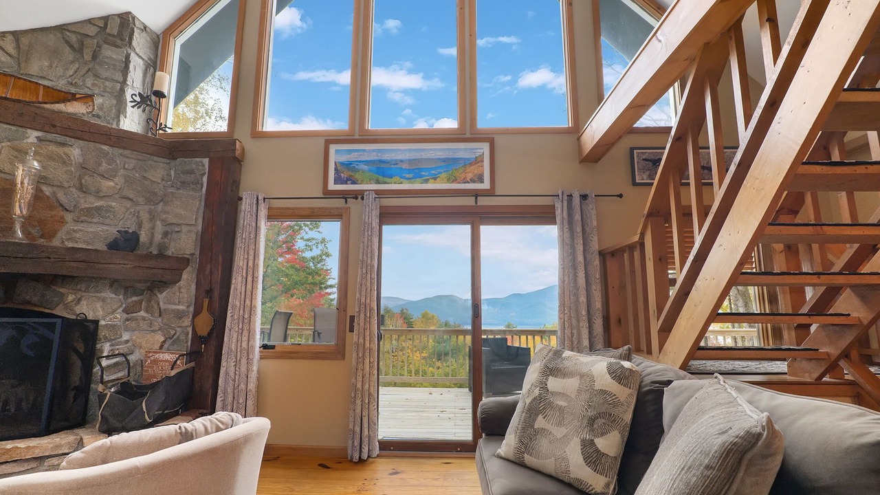 Photo of Livingroom in Bolton Landing