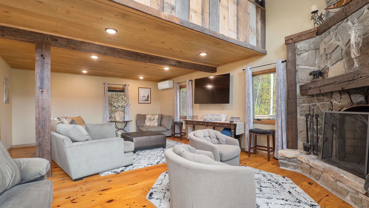 Photo of Livingroom in Bolton Landing