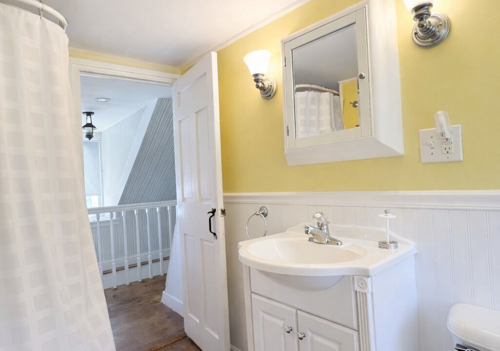 Photo of Bathroom in Mid-Coast and Islands