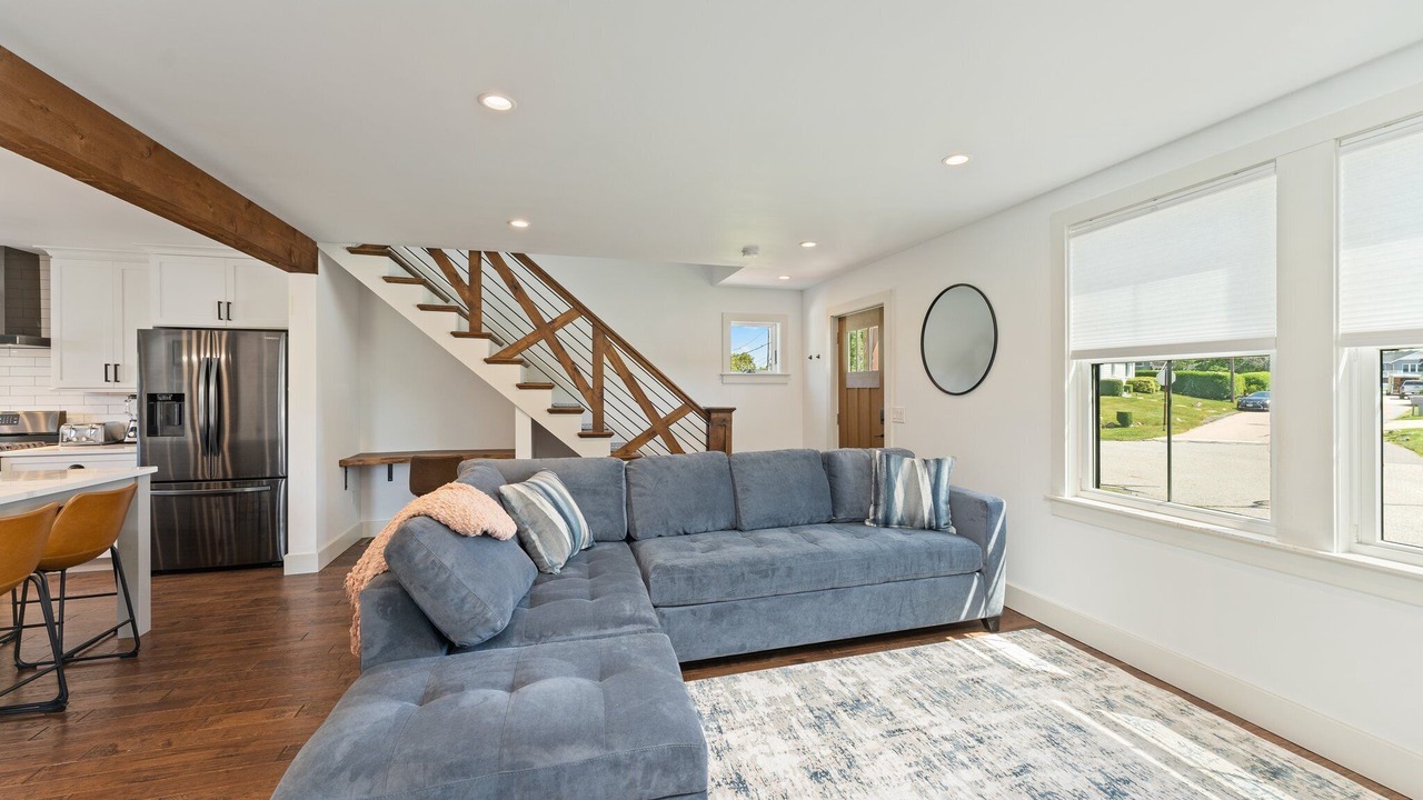 Photo of Livingroom in Narragansett