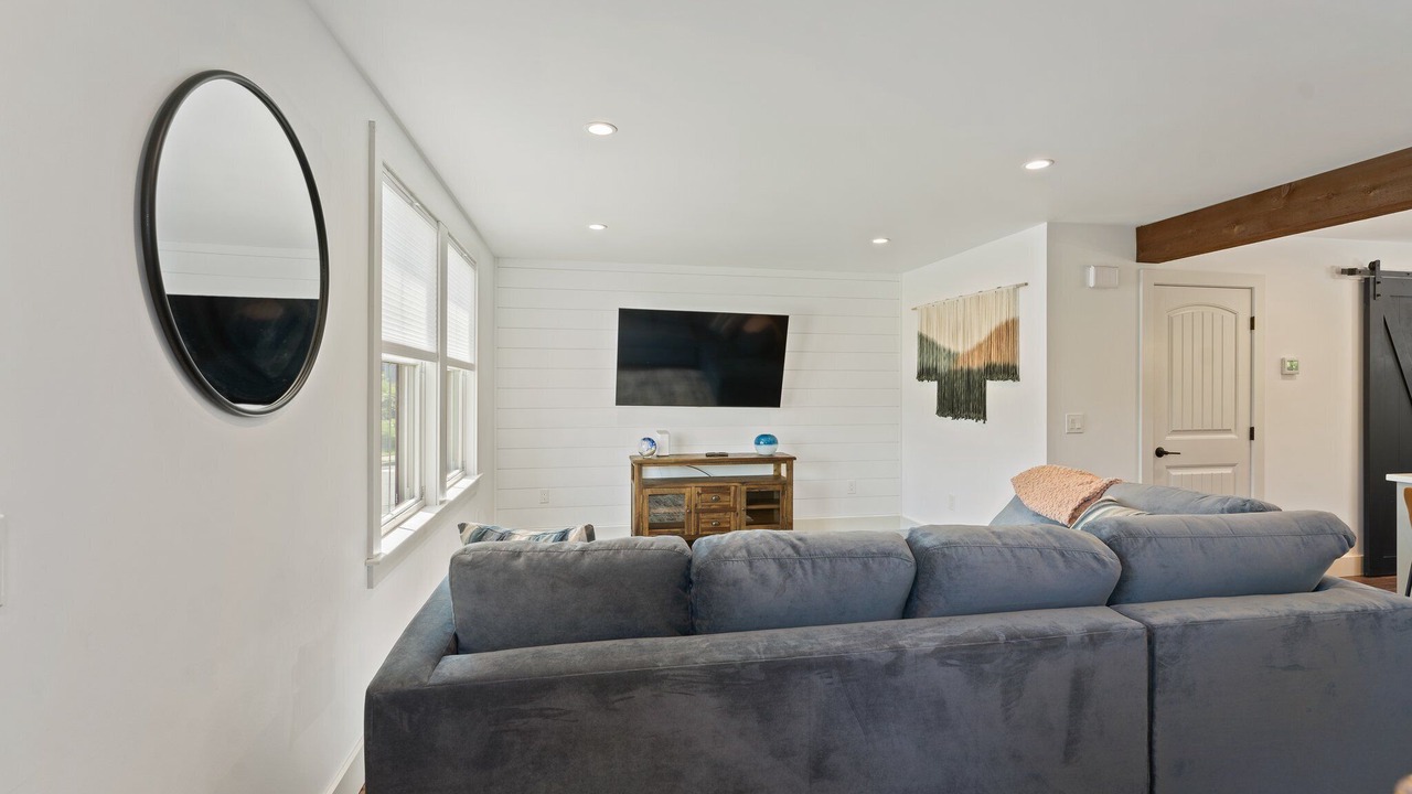 Photo of Livingroom in Narragansett
