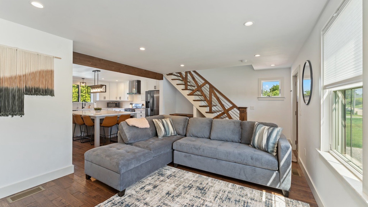 Photo of Livingroom in Narragansett