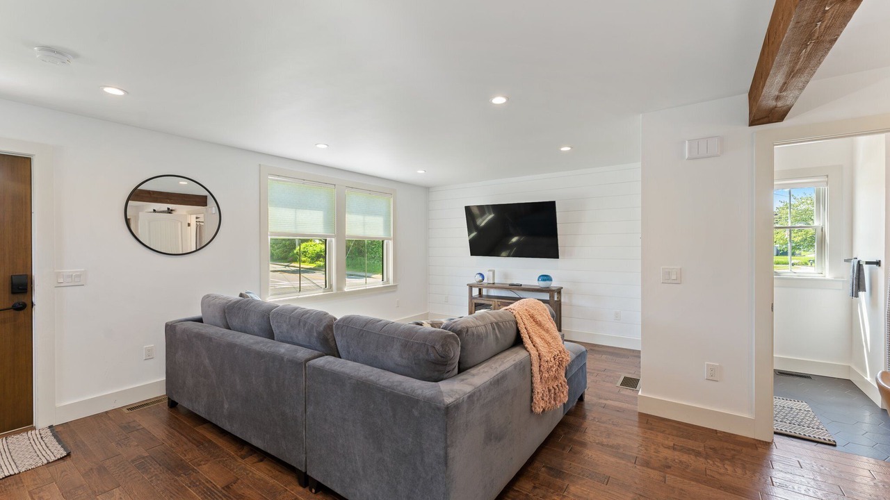 Photo of Livingroom in Narragansett