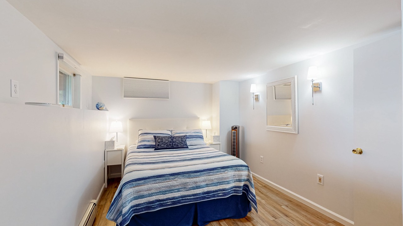 Photo of Bedroom in Raymond