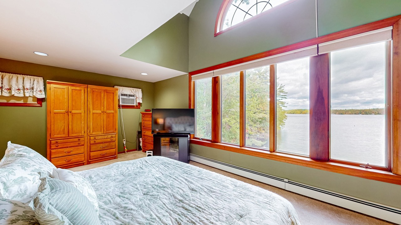 Photo of Bedroom in Raymond