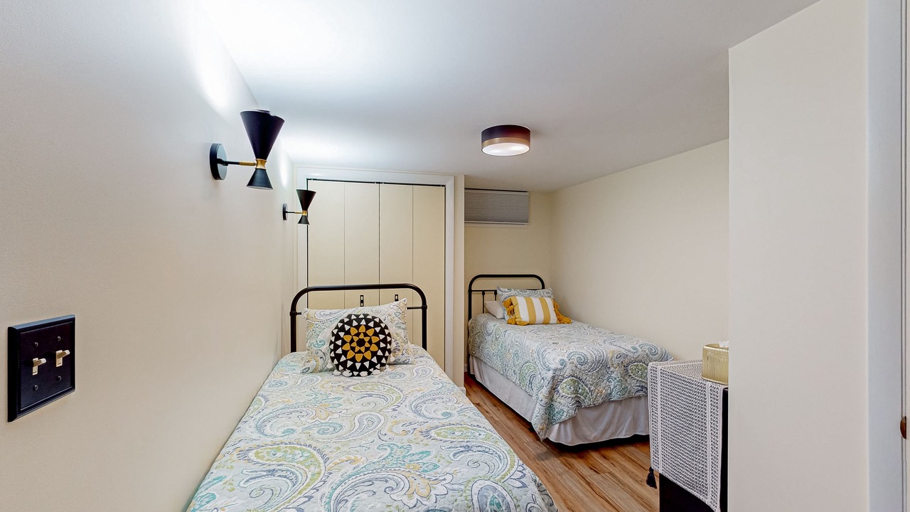 Photo of Bedroom in Raymond