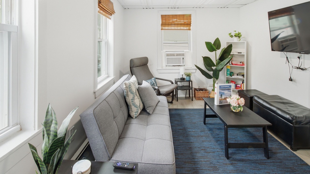 Photo of Livingroom in Jeffries Point