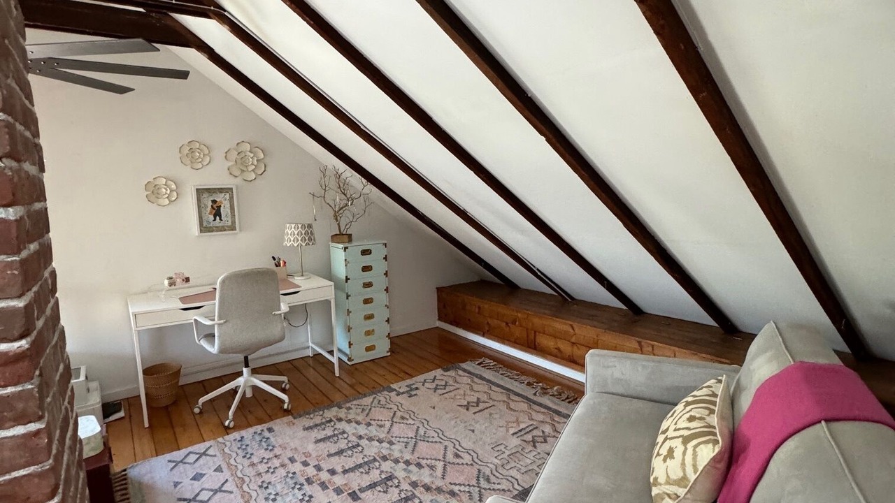 Photo of Livingroom in The Point