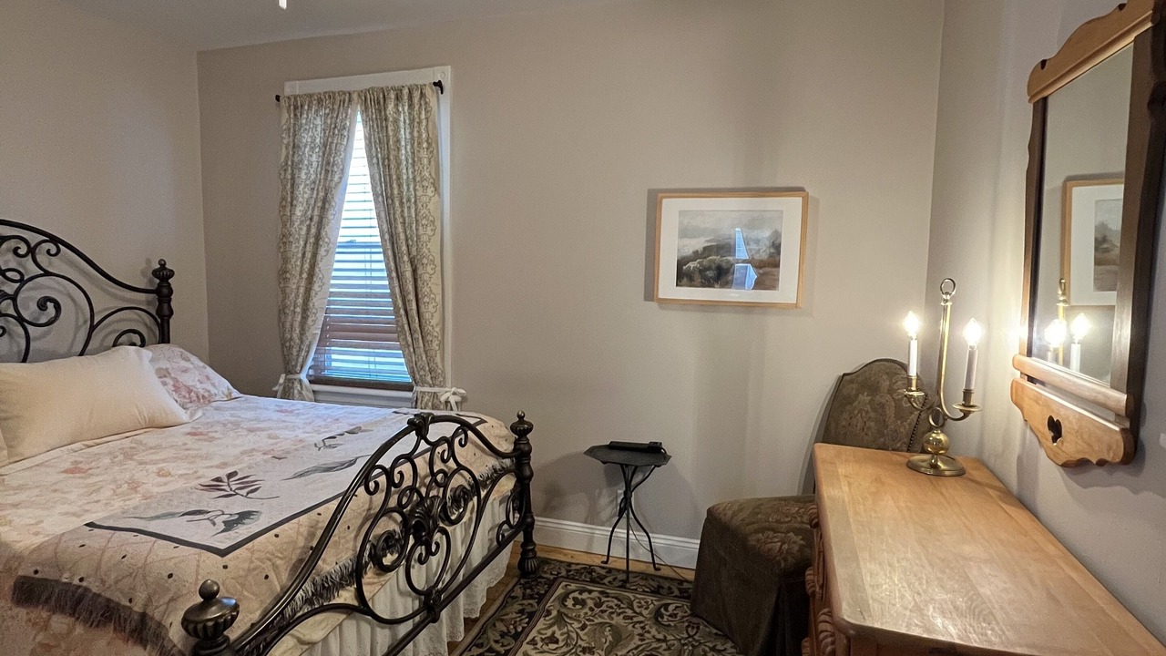 Photo of Bedroom in Hudson