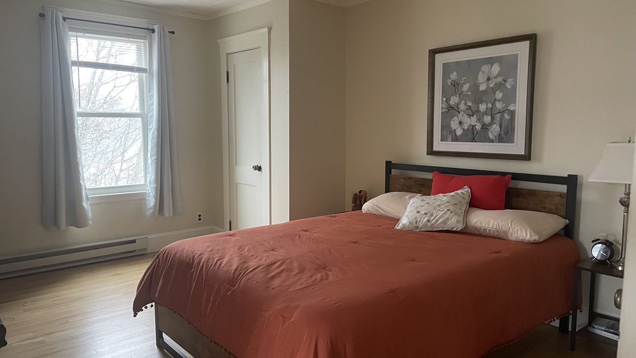 Photo of Bedroom in Salem