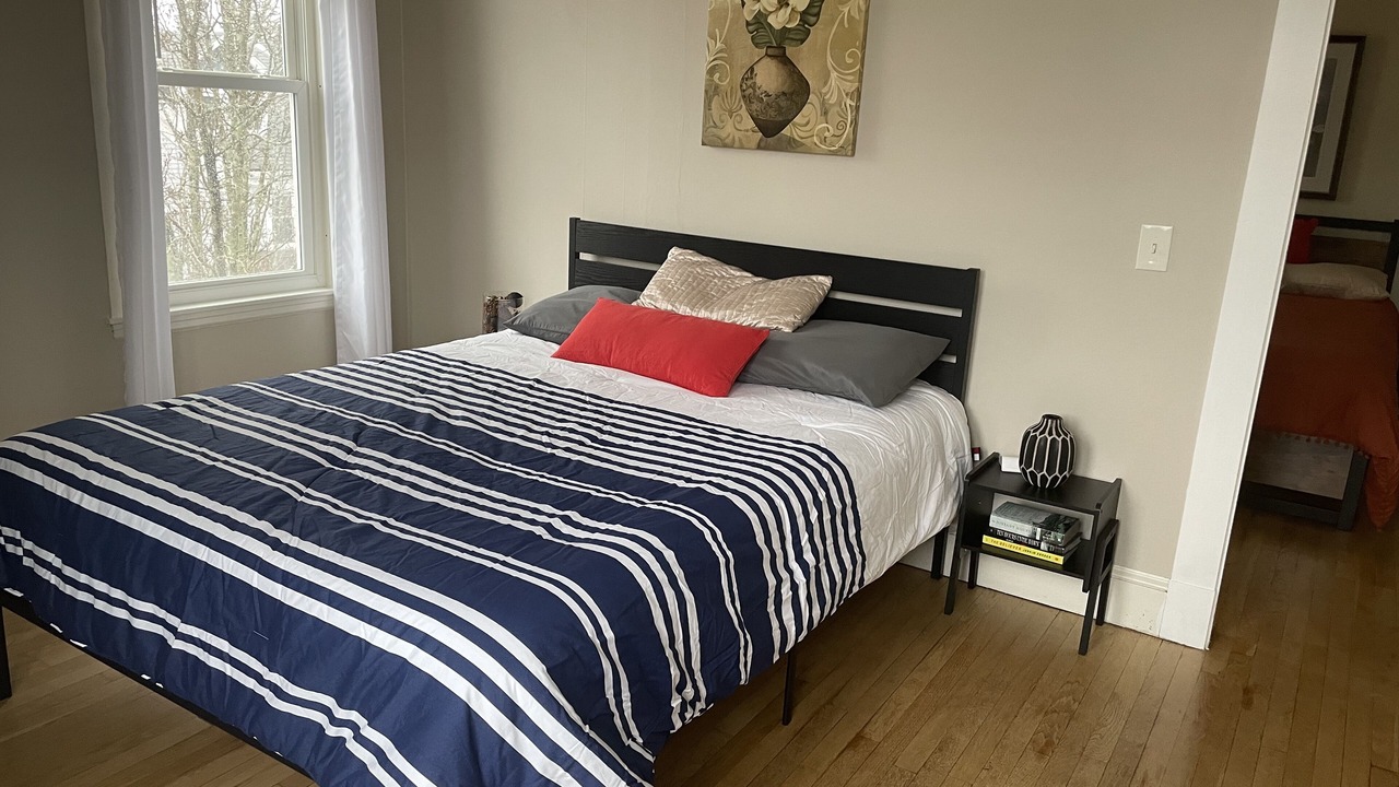 Photo of Bedroom in Salem