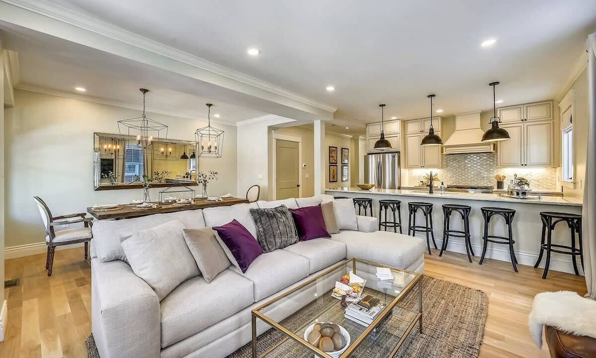 Photo of Livingroom in Egleston Square
