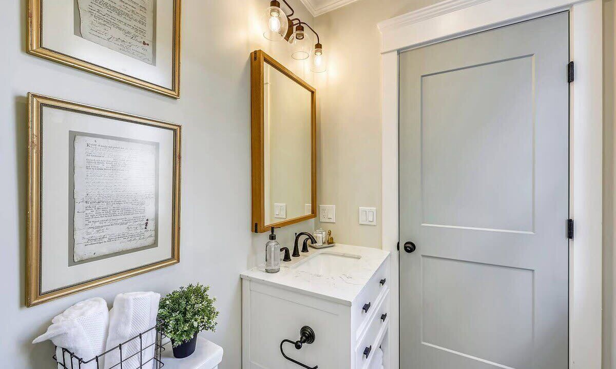 Photo of Bathroom in Egleston Square