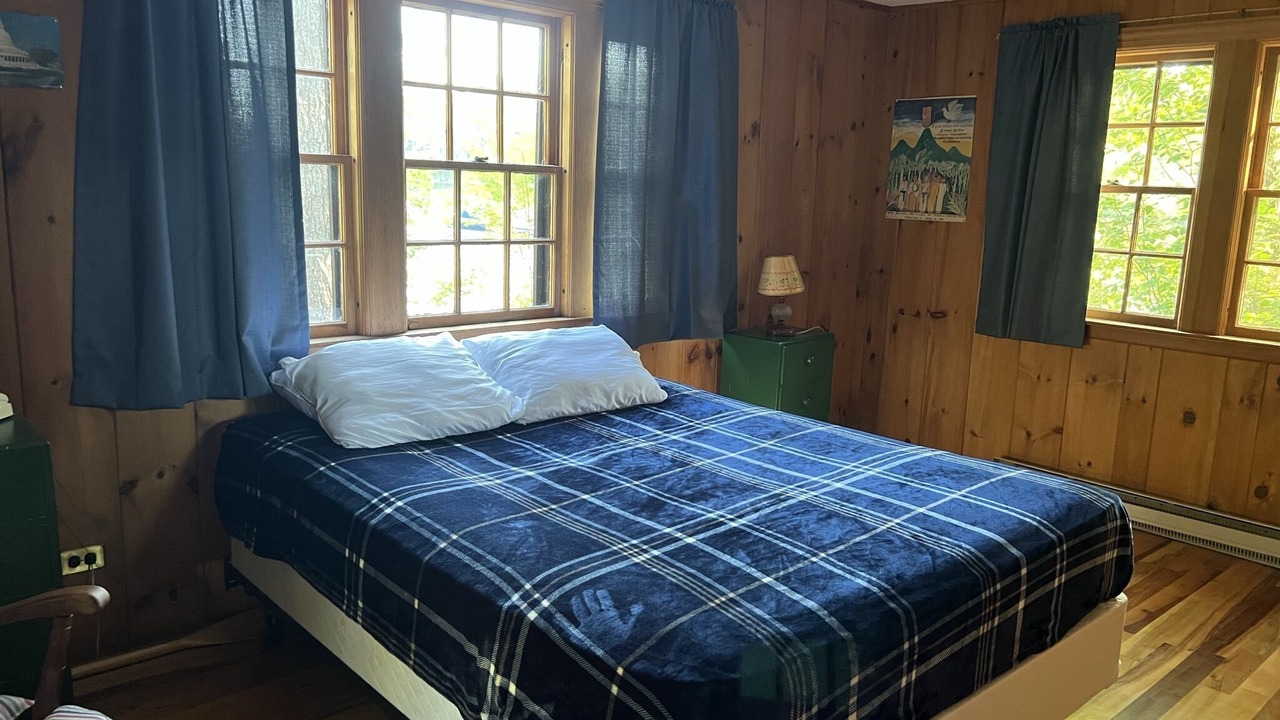 Photo of Bedroom in Alton