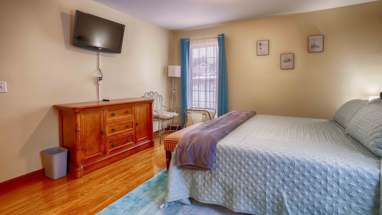Photo of Bedroom in Hammondsport