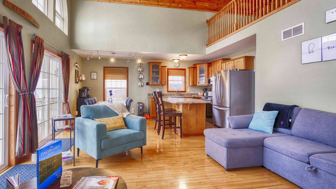Photo of Livingroom in Hammondsport