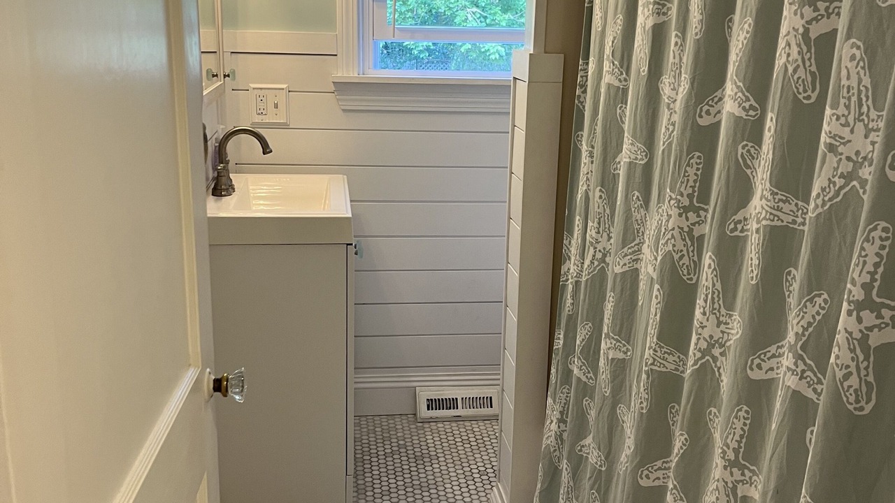 Photo of Bathroom in Fifth Ward