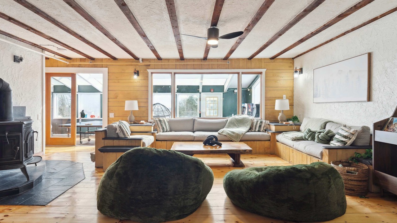 Photo of Livingroom in West Dover