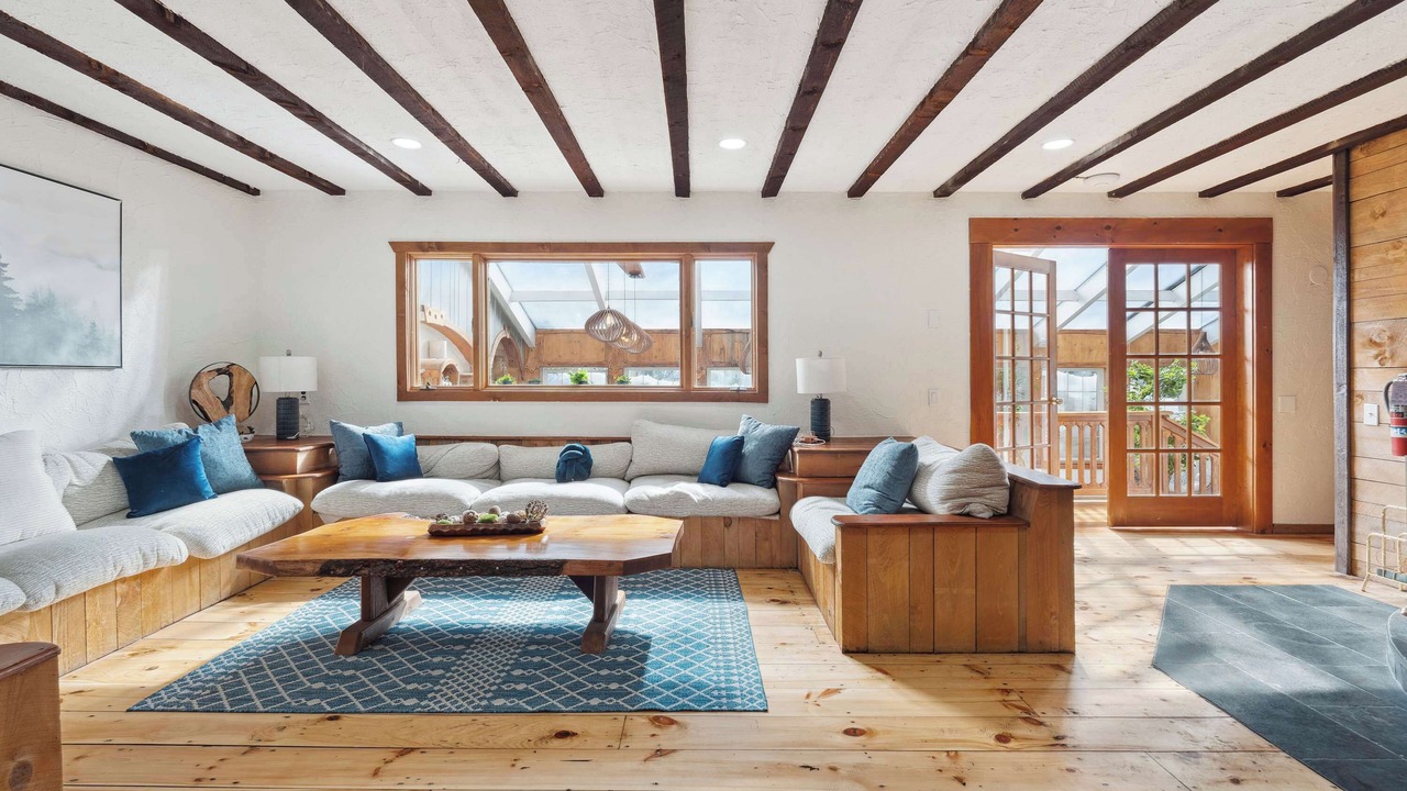 Photo of Livingroom in West Dover