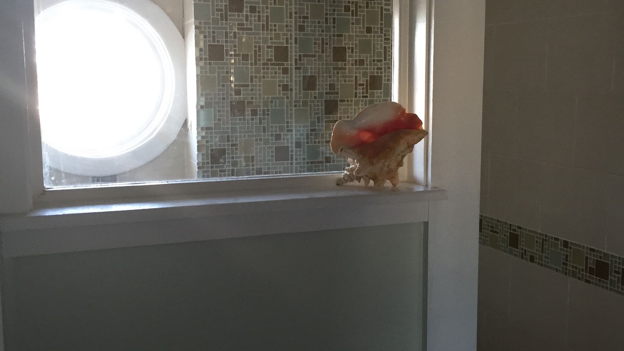 Photo of Bathroom in Bellevue Avenue Historic District