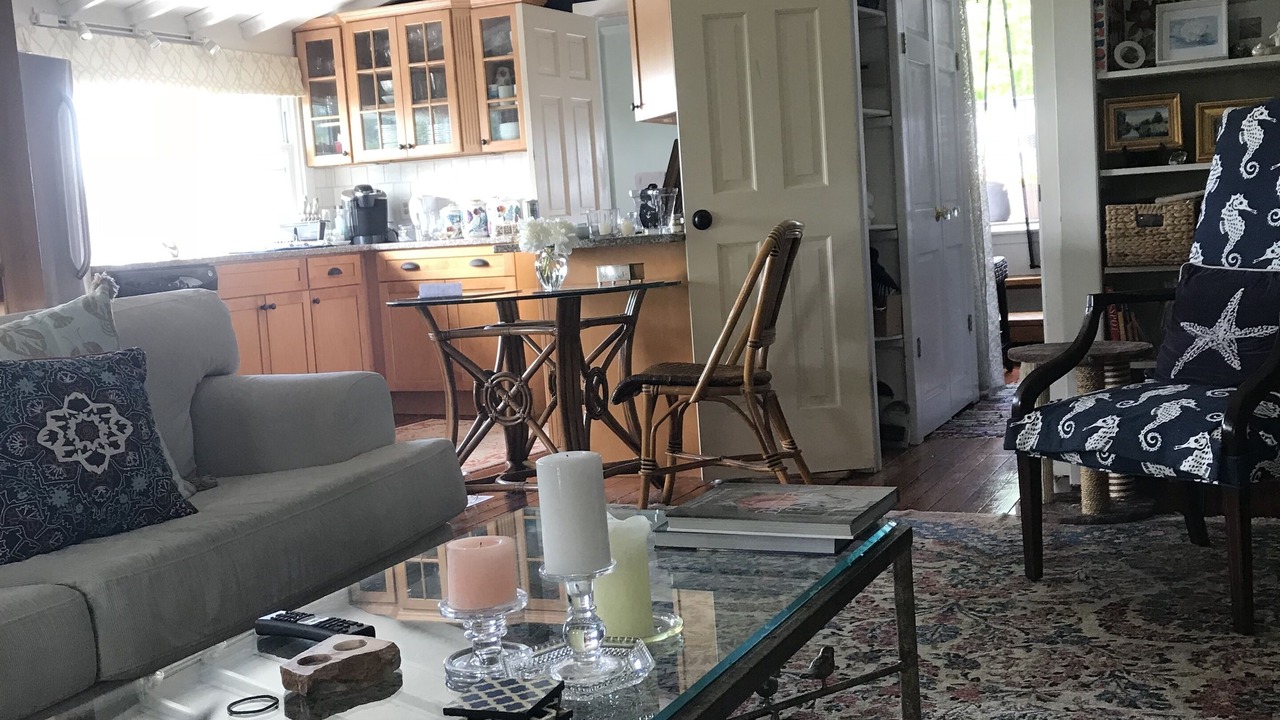 Photo of Livingroom in Bellevue Avenue Historic District