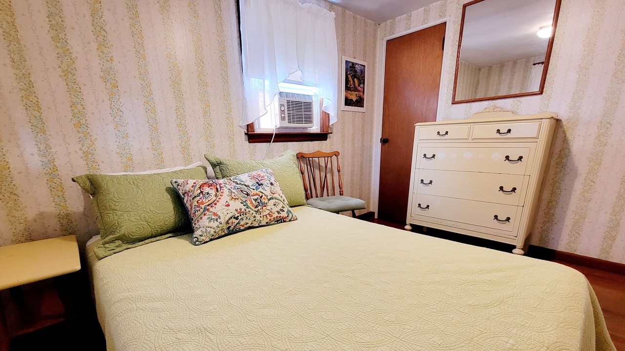 Photo of Bedroom in Narragansett