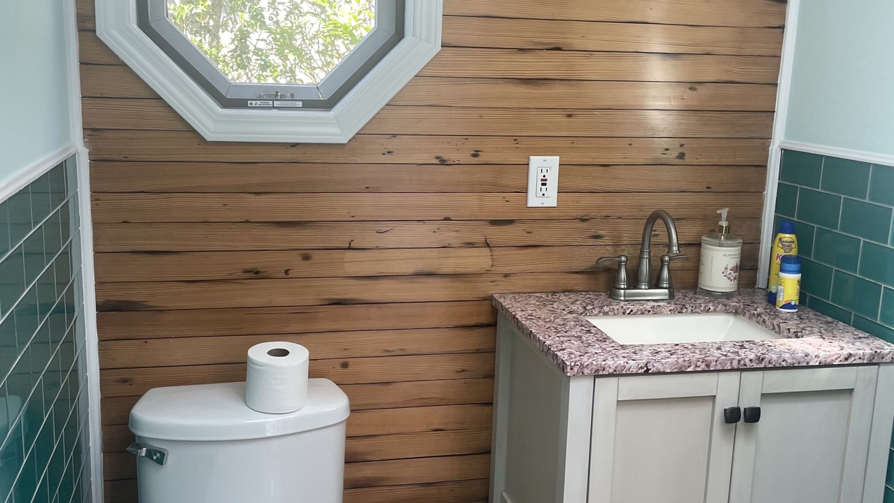 Photo of Bathroom in East Marion