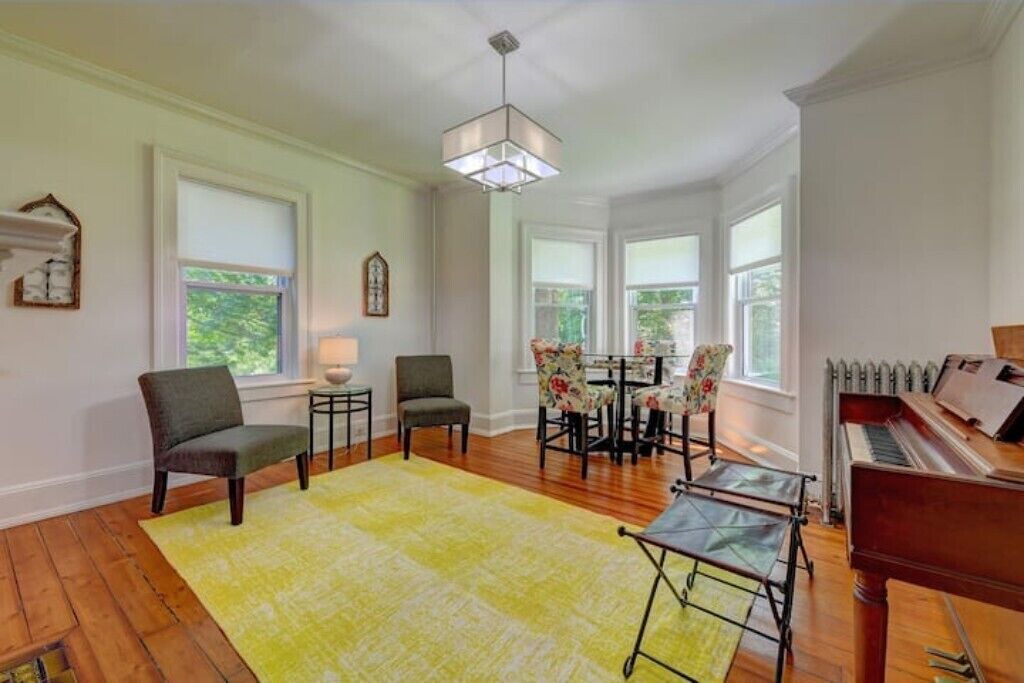 Photo of Bedroom in Lenox