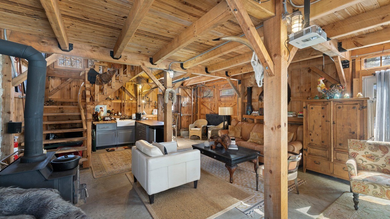 Photo of Livingroom in Charlestown