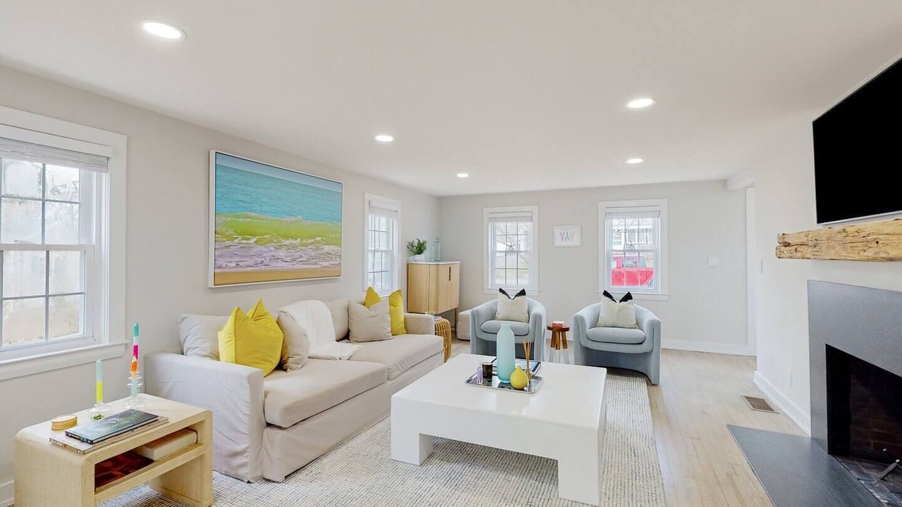 Photo of Livingroom in Hyannis