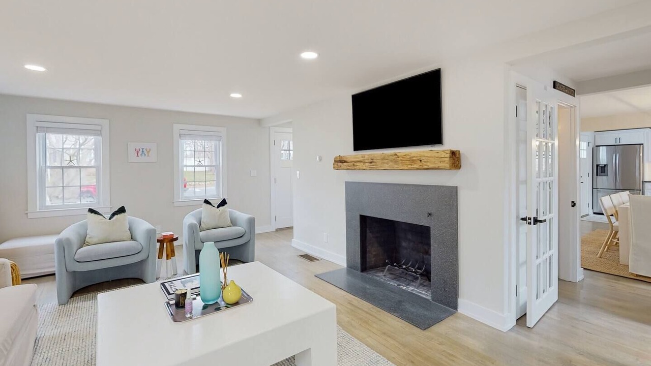 Photo of Livingroom in Hyannis