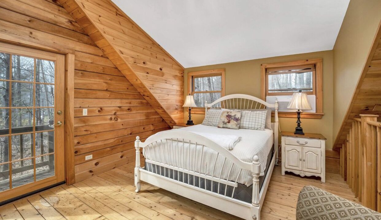 Photo of Bedroom in Moultonborough