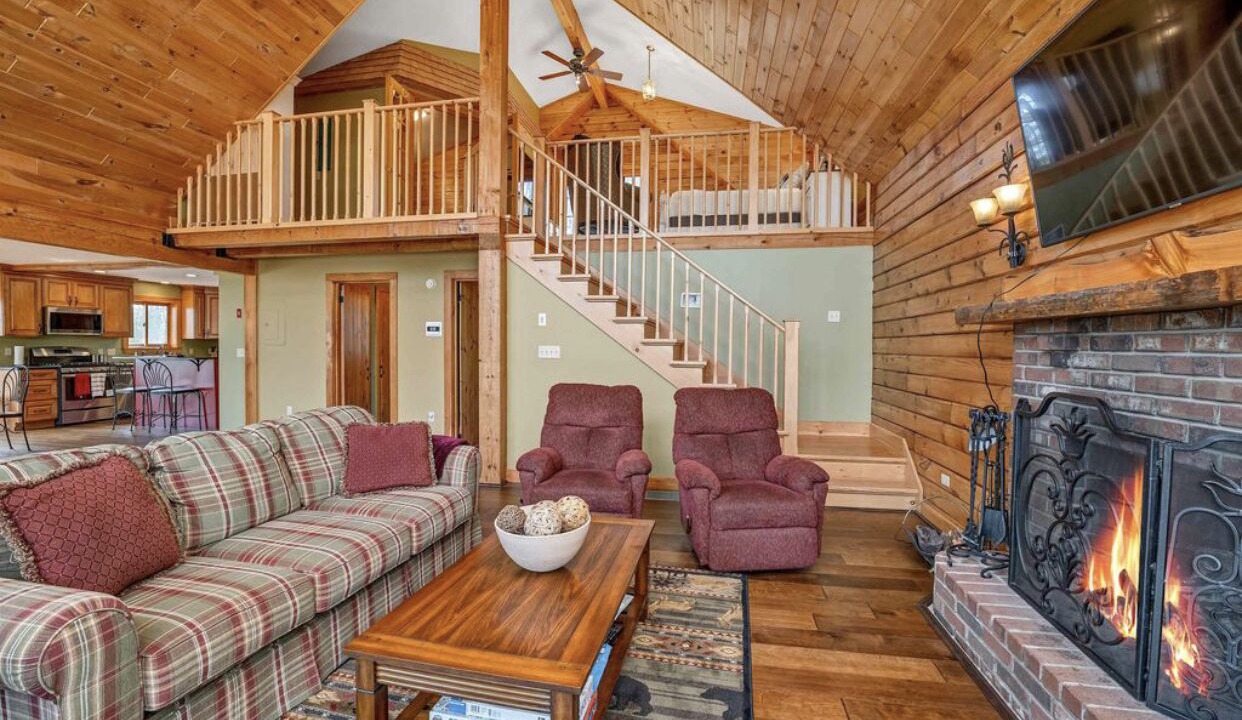Photo of Livingroom in Moultonborough