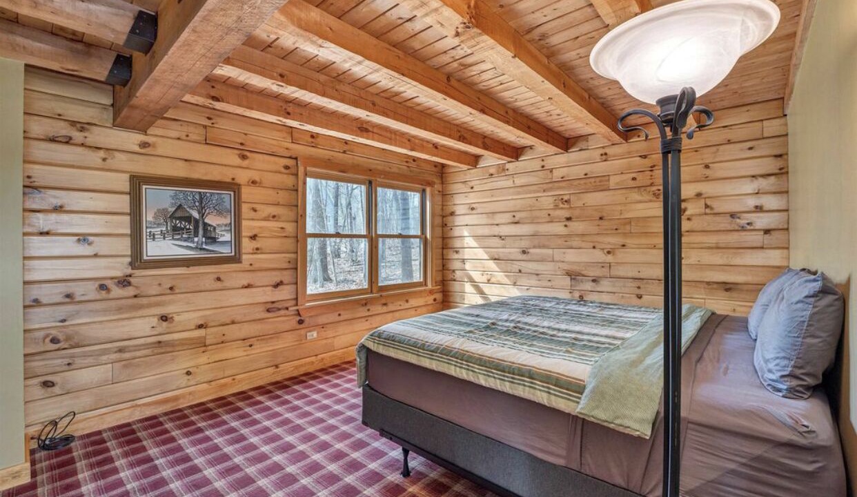 Photo of Bedroom in Moultonborough