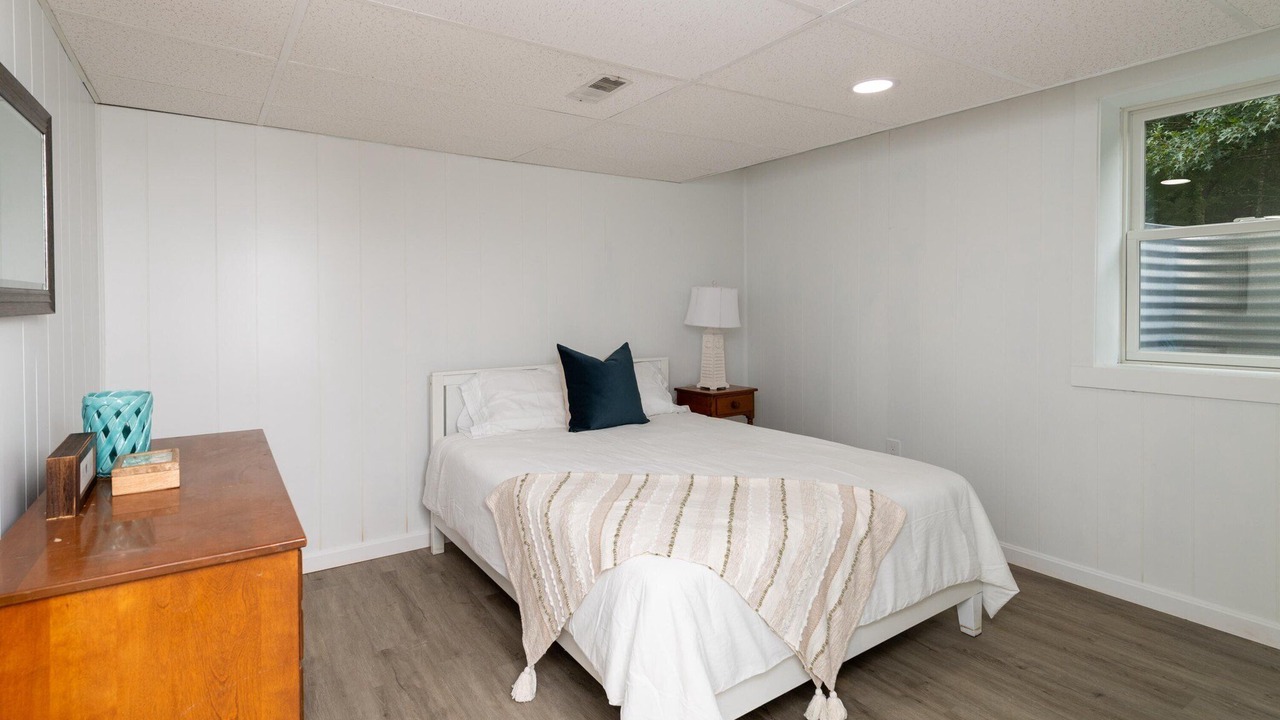 Photo of Bedroom in Cotuit