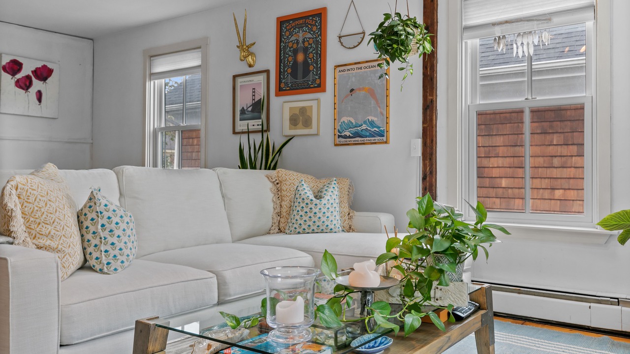 Photo of Livingroom in The Point