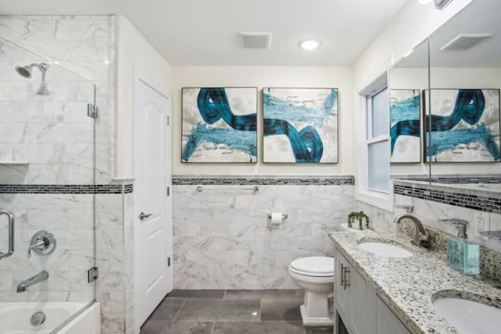 Photo of Bathroom in Kearny