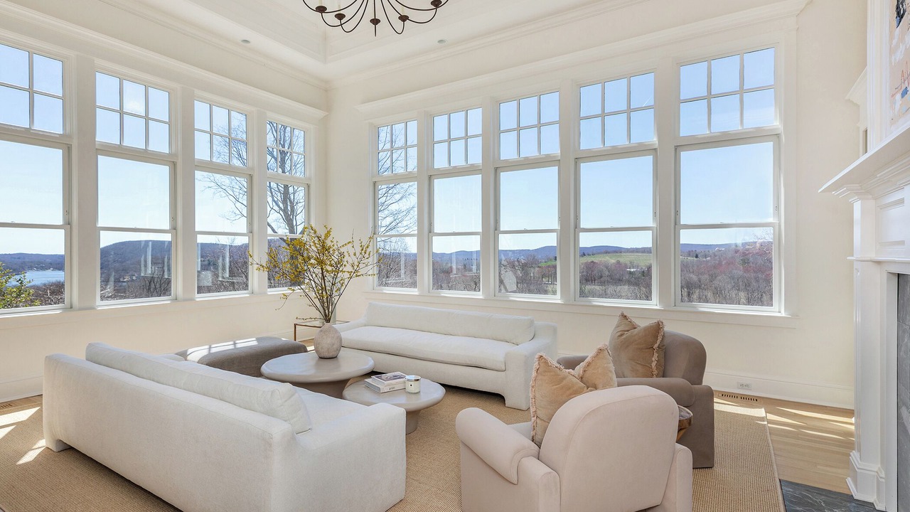 Photo of Livingroom in New Preston
