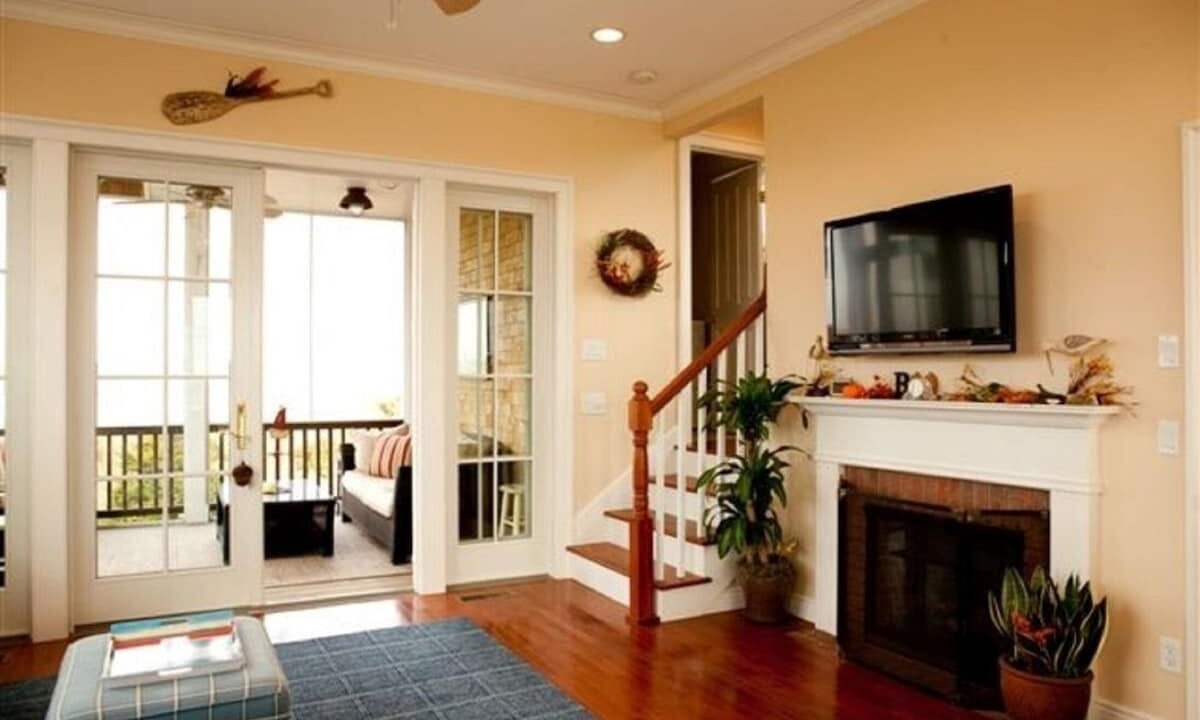 Photo of Livingroom in Charlestown