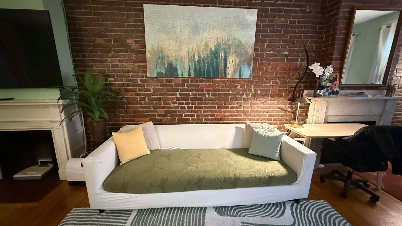 Photo of Livingroom in Beacon Hill