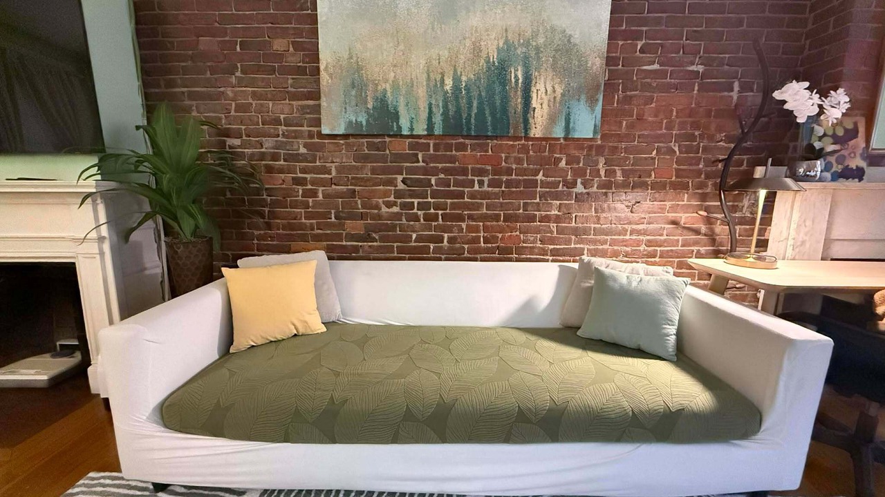 Photo of Livingroom in Beacon Hill