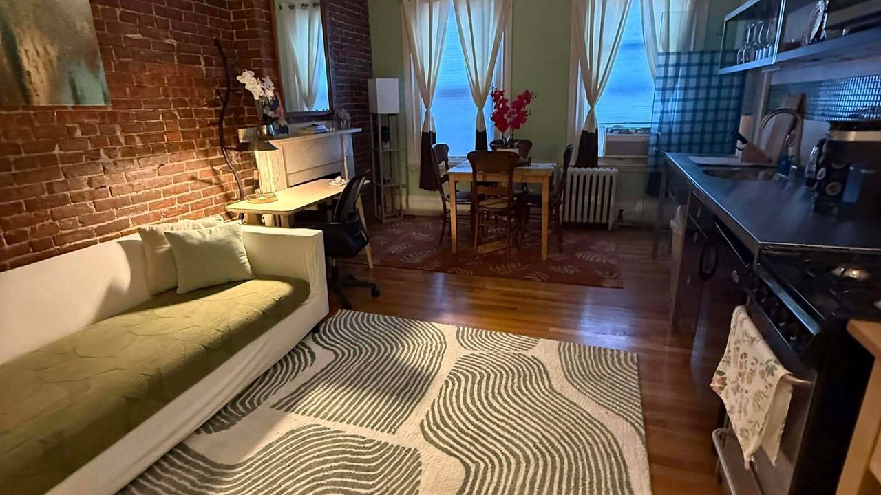 Photo of Livingroom in Beacon Hill