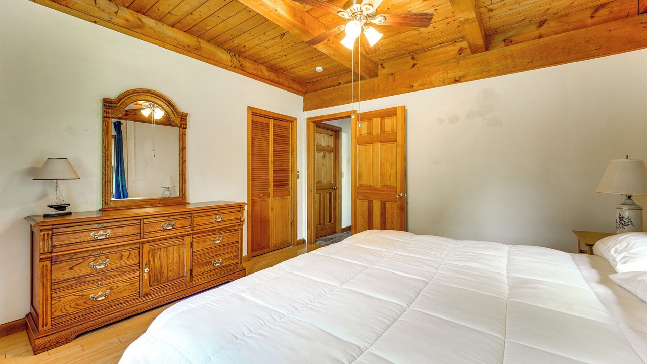 Photo of Bedroom in Isle of Springs