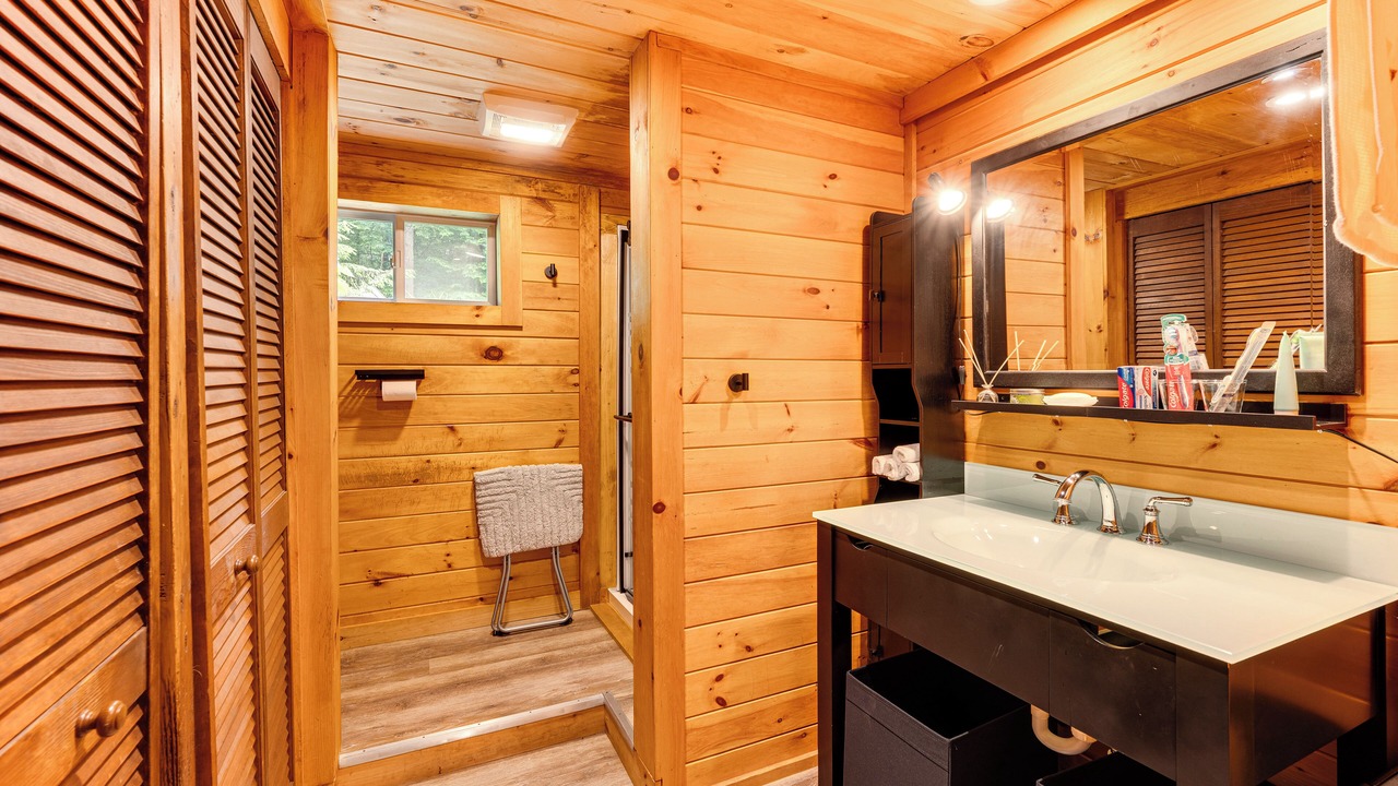 Photo of Bathroom in Hill