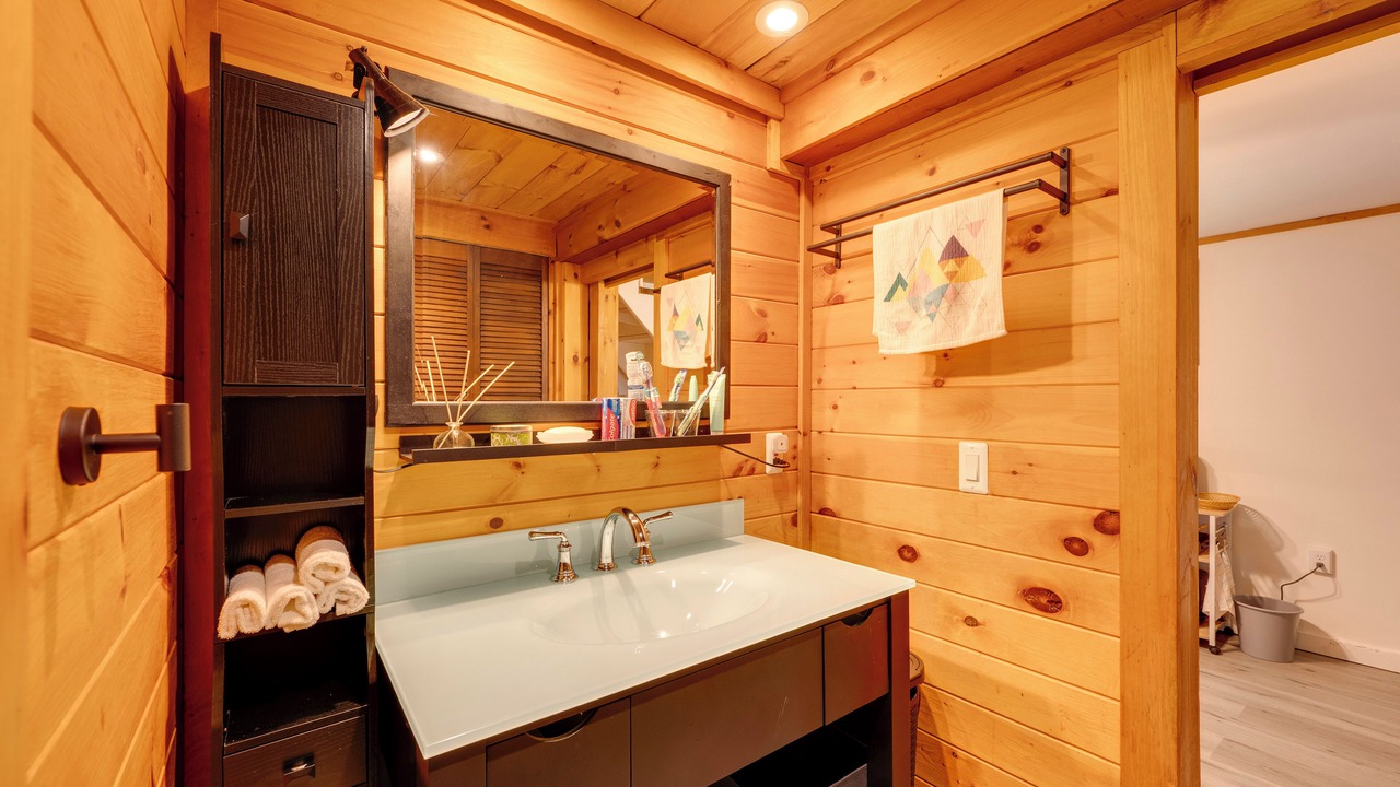 Photo of Bathroom in Hill