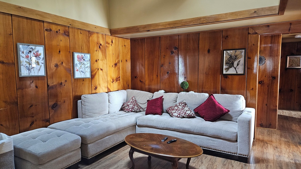 Photo of Livingroom in Laconia