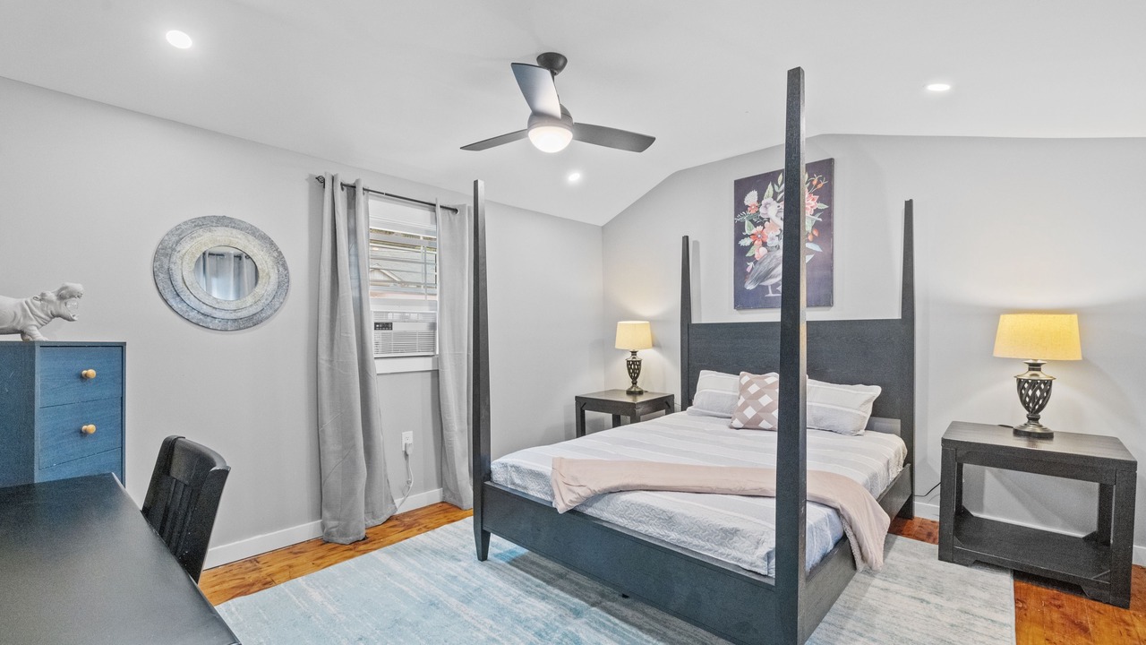 Photo of Bedroom in Alton
