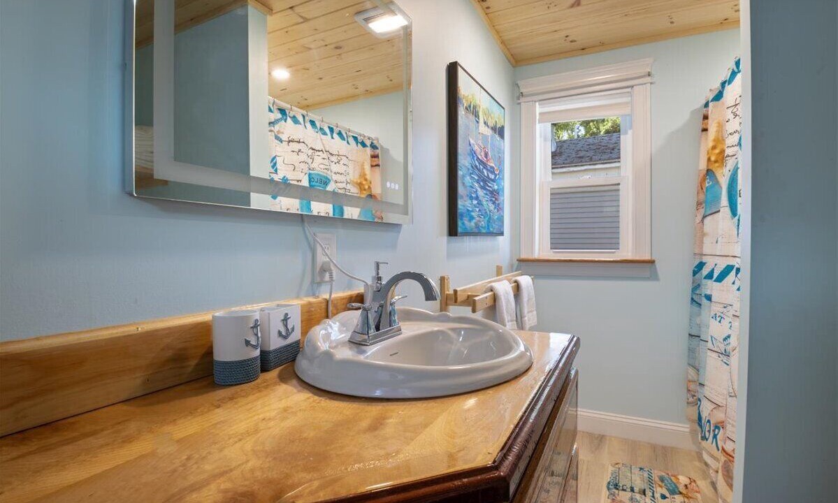 Photo of Bathroom in Old Orchard Beach