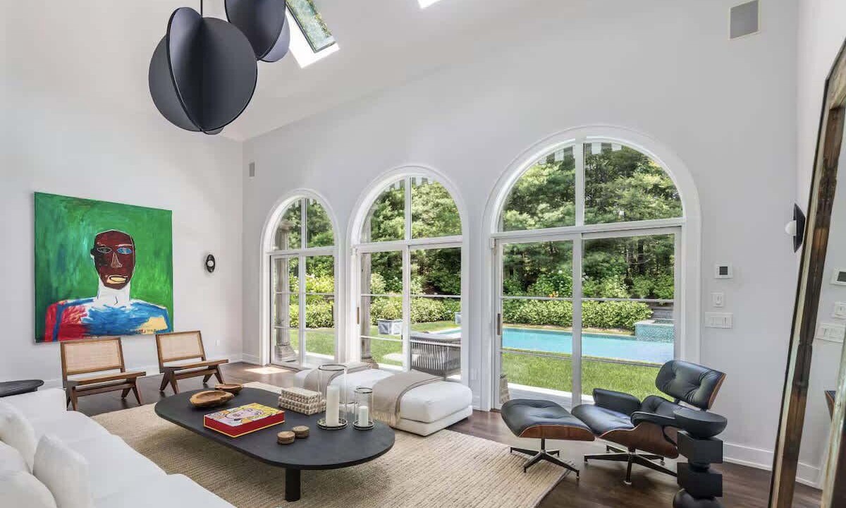 Photo of Livingroom in Northwest Harbor