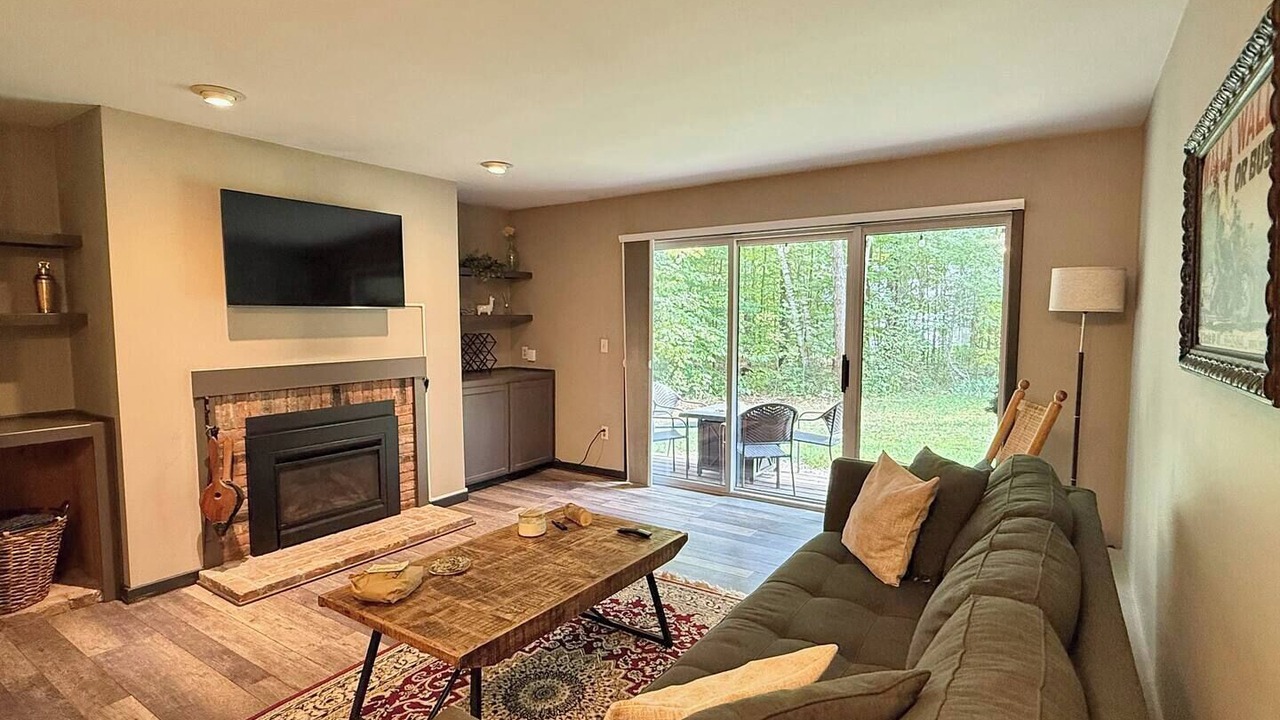 Photo of Livingroom in Warren